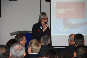 Begrüßung der Gäste der Adler AG von Frau Martini