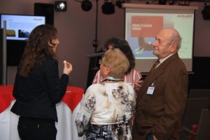 Der Firmengründer und Senior der Firma Adler zusammen mit der Familie