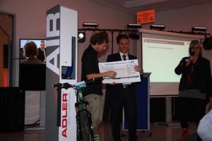 Prämierung des Gewinners des ausgeschriebenen Wettbewerbes mit der Hochschule Pforzheim