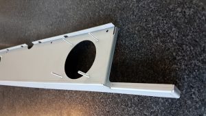 Einpressbolzen für eine Lüfteraufnahme